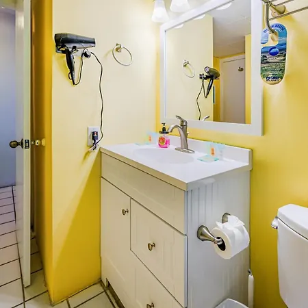 Octopus Garden 1Br, King Bed, Indoor & Outdoor Pool Carolina Beach Exterior photo