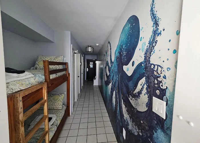 Octopus Garden 1Br, King Bed, Indoor & Outdoor Pool