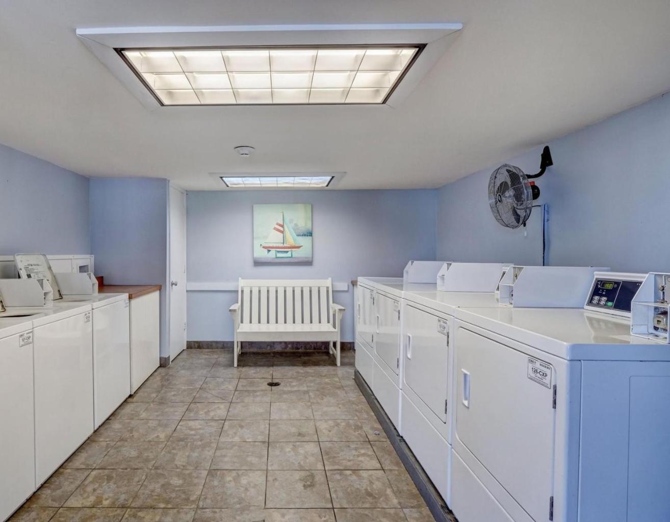 Octopus Garden 1br, King Bed, Indoor & Outdoor Pool