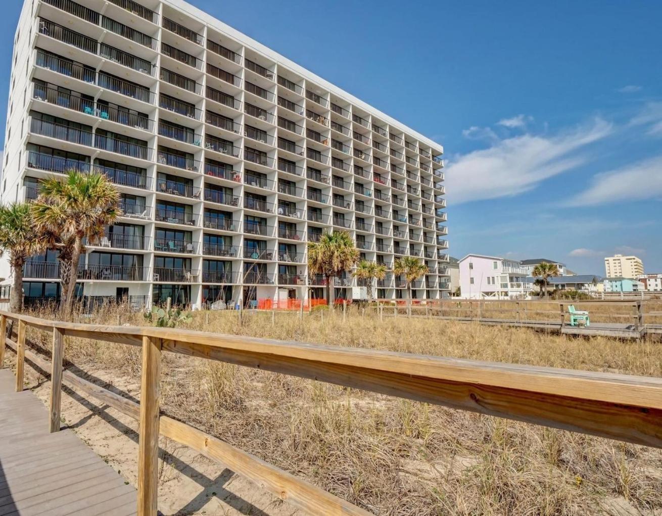 Octopus Garden 1br, King Bed, Indoor & Outdoor Pool Apartment