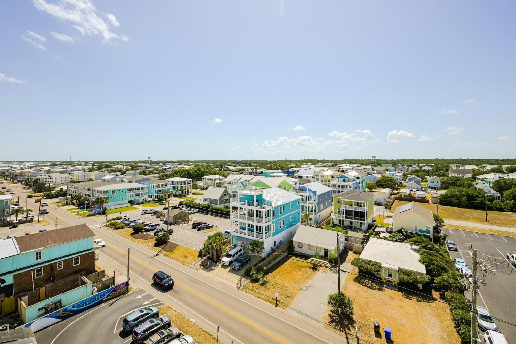 Octopus Garden 1br, King Bed, Indoor & Outdoor Pool Apartment Carolina Beach