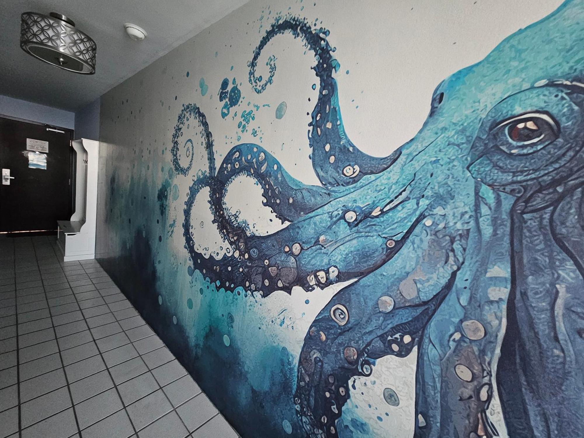 Octopus Garden 1br, King Bed, Indoor & Outdoor Pool Carolina Beach